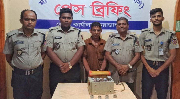 স্ট্যাবিলাইজারের ভেতরে লুকানো মাদক উদ্ধার, চুয়াডাঙ্গায় কারবারি গ্রেপ্তার